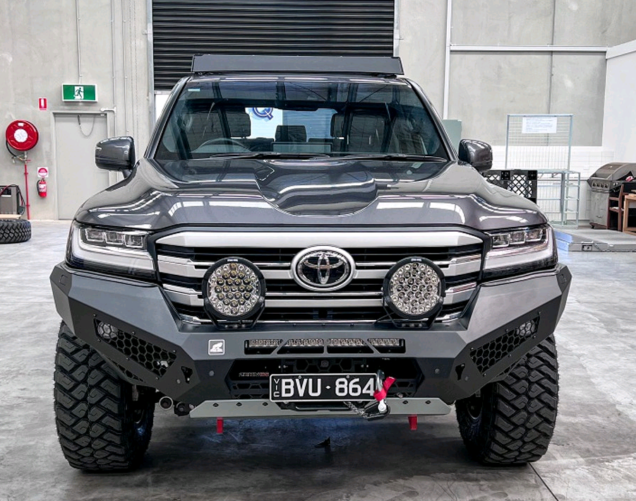 Predator Bull bar, Suitable for Toyota Land Cruiser 300 Series, 2021 on