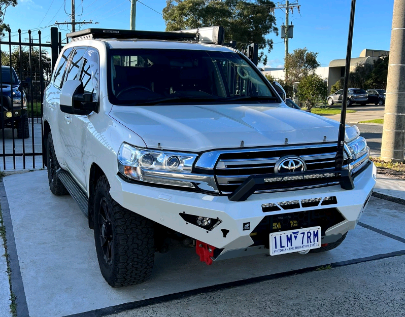 Predator Bull bar, Suitable for Toyota Land Cruiser 200 Series, 2015-2021