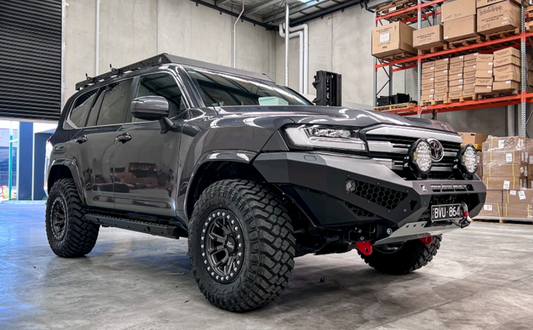 Predator Bull bar, Suitable for Toyota Land Cruiser 300 Series, 2021 on