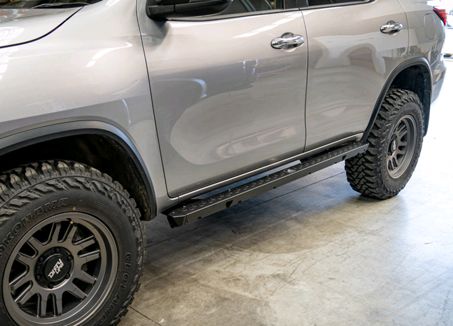 Rock Sliders, Suitable for Toyota Fortuner N160, 2015 on